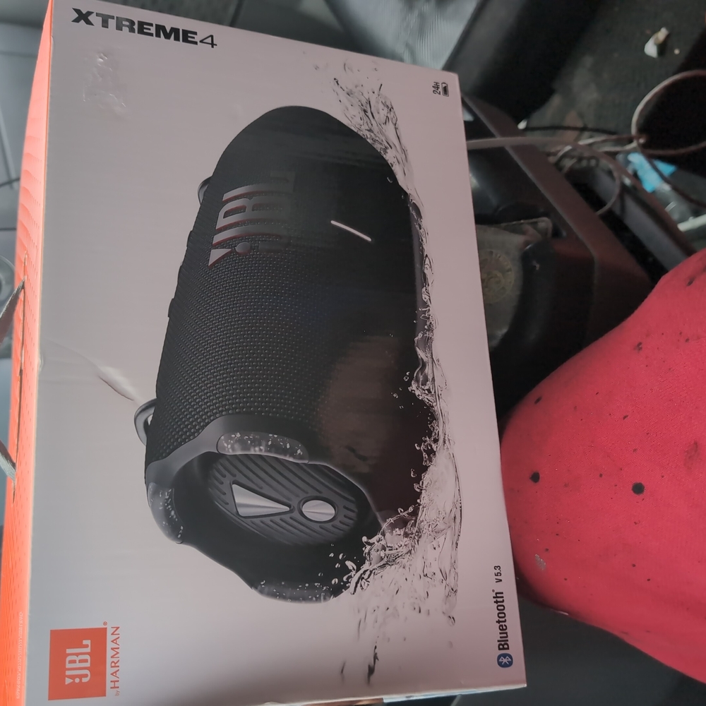 JBL Black Portable Speaker with Cylindrical Design